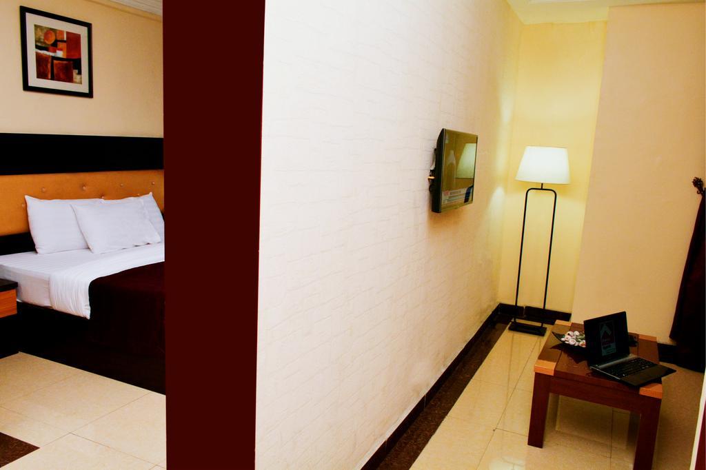 Sweet Spirit Hotel And Suites Danag - Порт-Харкорт Экстерьер фото