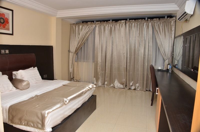 Sweet Spirit Hotel And Suites Danag - Порт-Харкорт Экстерьер фото